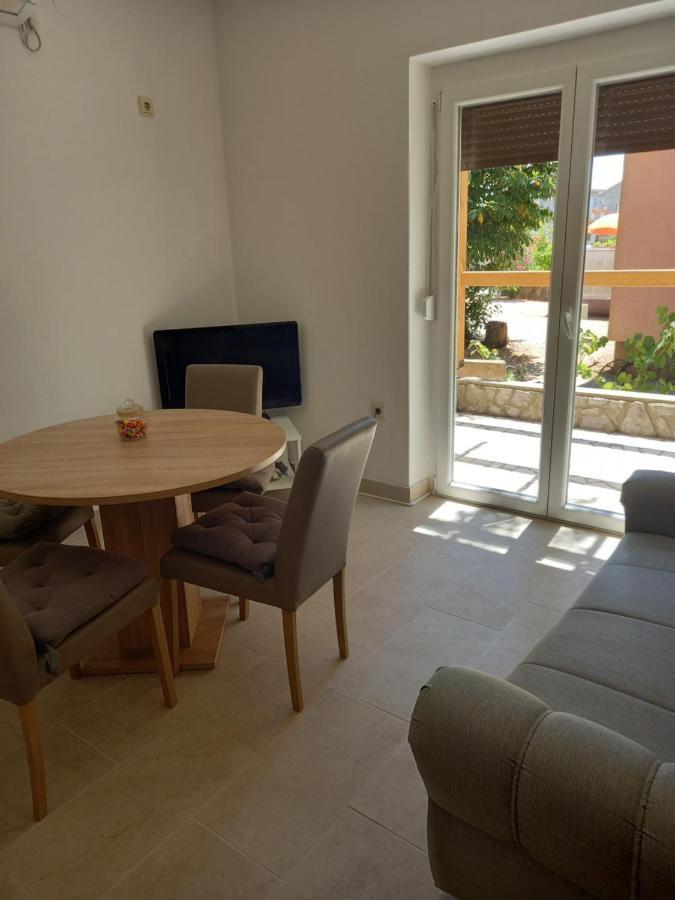 Apartmani Pajalic 크르크 외부 사진